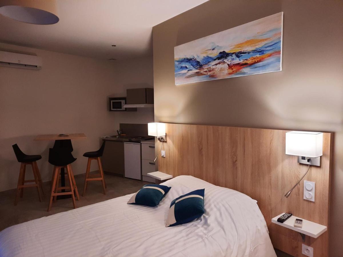 Le Logis De Berianne Aparthotel Les Tourrettes Bagian luar foto