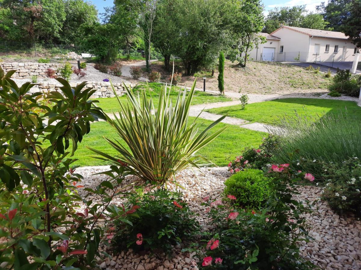 Le Logis De Berianne Aparthotel Les Tourrettes Bagian luar foto